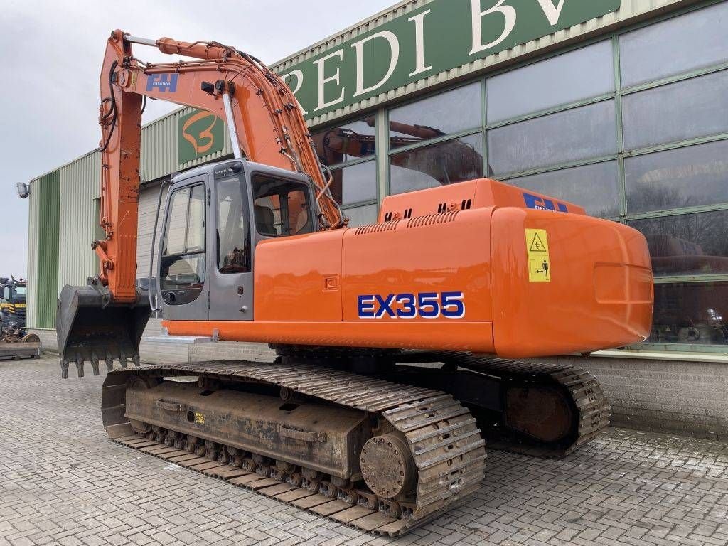 Kettenbagger van het type Hitachi EX 355, Gebrauchtmaschine in Roosendaal (Foto 4)