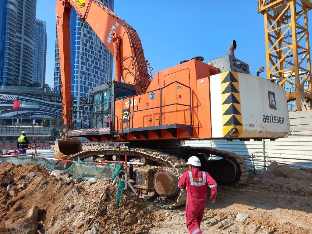 Kettenbagger des Typs Hitachi EX1200-6 (LongReach 28m - Abu Dhabi), Gebrauchtmaschine in Stabroek (Bild 5)