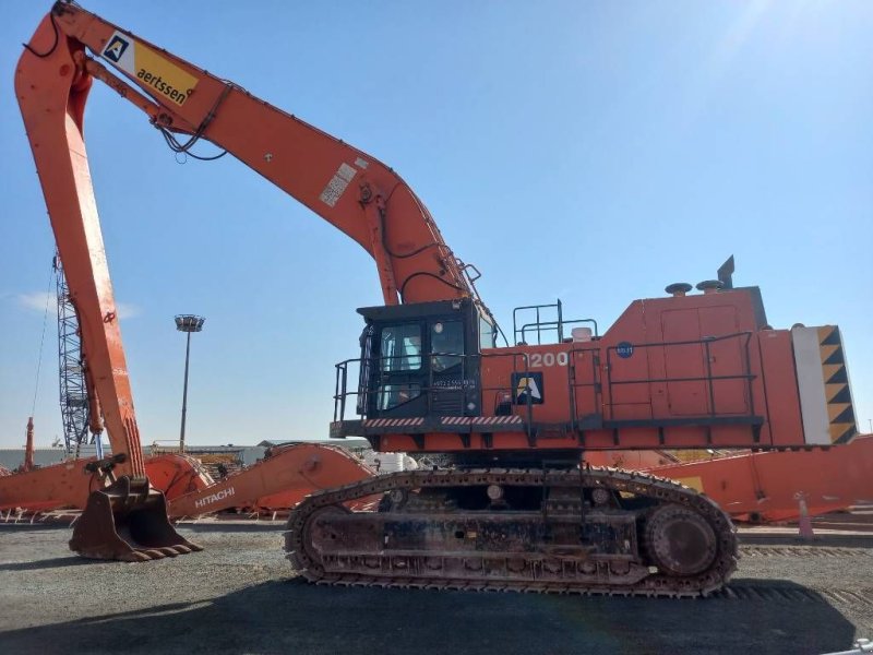 Kettenbagger van het type Hitachi EX1200-6 (LongReach 28m - Abu Dhabi), Gebrauchtmaschine in Stabroek (Foto 1)