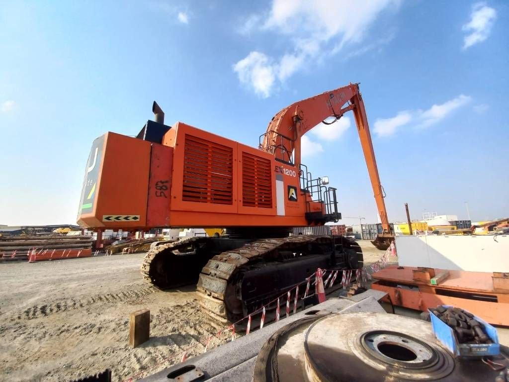 Kettenbagger van het type Hitachi EX1200-6 (LongReach 29m - Abu Dhabi), Gebrauchtmaschine in Stabroek (Foto 4)