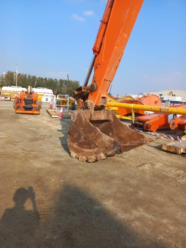 Kettenbagger des Typs Hitachi EX1200-6 (LongReach 29m - Abu Dhabi), Gebrauchtmaschine in Stabroek (Bild 11)