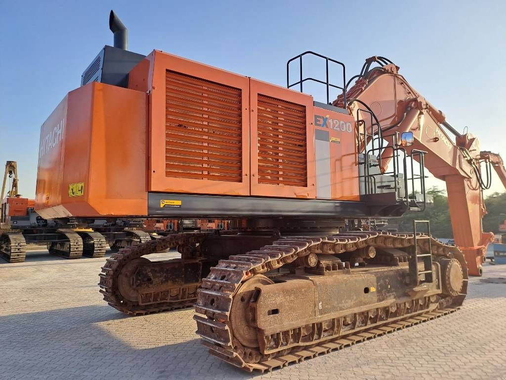 Kettenbagger of the type Hitachi EX1200-6 ME (New Boom + Stick) (Abu Dhabi), Gebrauchtmaschine in Stabroek (Picture 4)