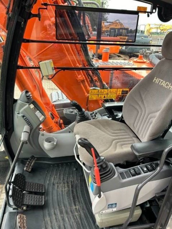 Kettenbagger a típus Hitachi ZX 130 LCN-5B, Gebrauchtmaschine ekkor: Roosendaal (Kép 8)