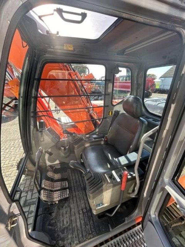 Kettenbagger van het type Hitachi ZX 130, Gebrauchtmaschine in Roosendaal (Foto 11)