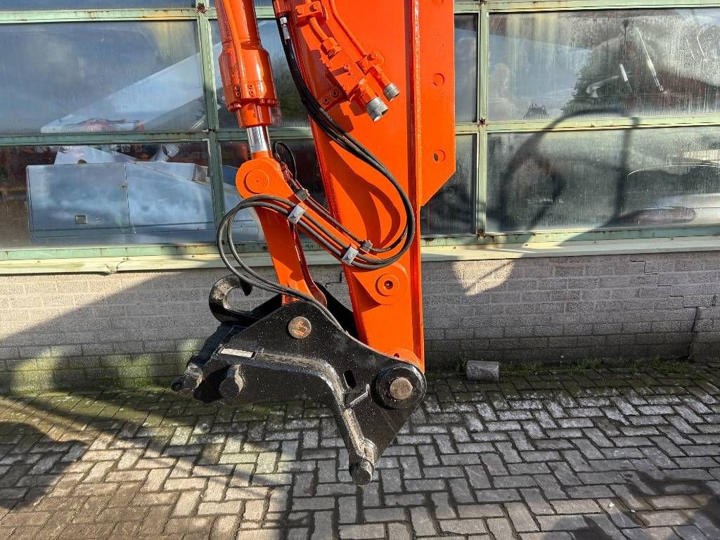 Kettenbagger a típus Hitachi ZX 135 US-3, Gebrauchtmaschine ekkor: Roosendaal (Kép 11)