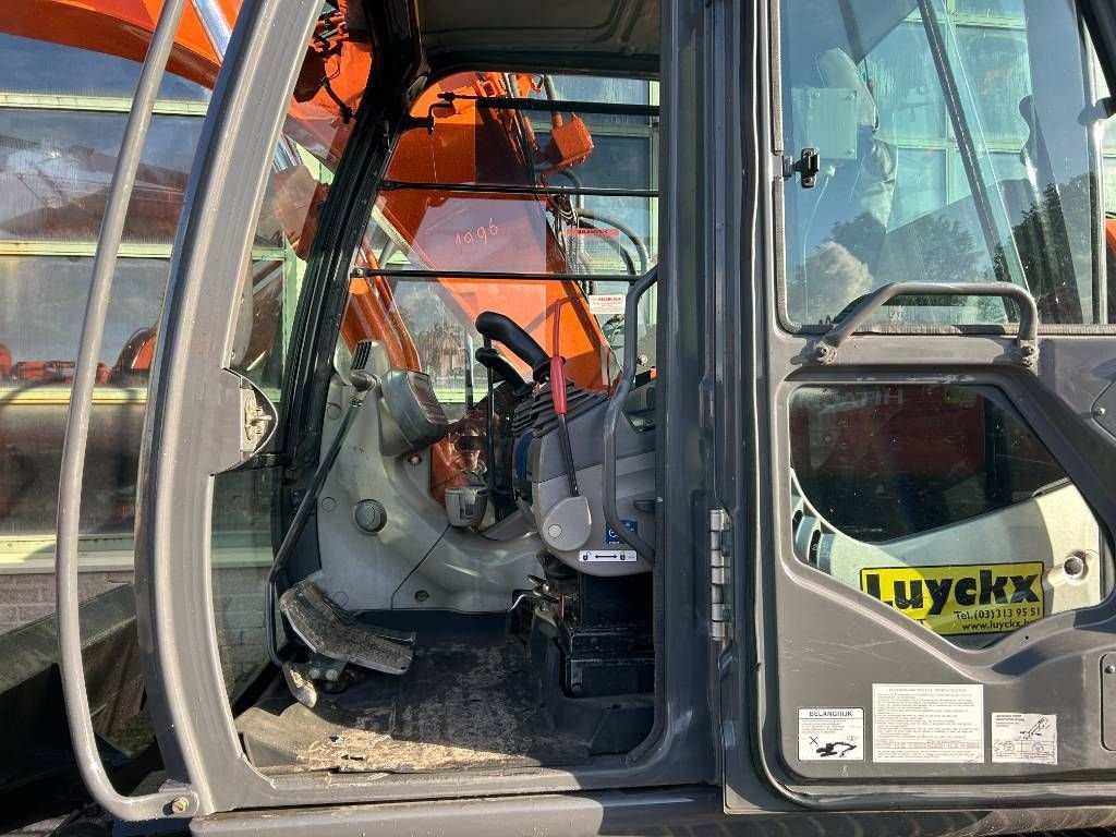 Kettenbagger of the type Hitachi ZX 135 US-3, Gebrauchtmaschine in Roosendaal (Picture 9)