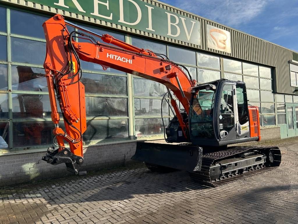 Kettenbagger van het type Hitachi ZX 135 US-3, Gebrauchtmaschine in Roosendaal (Foto 3)