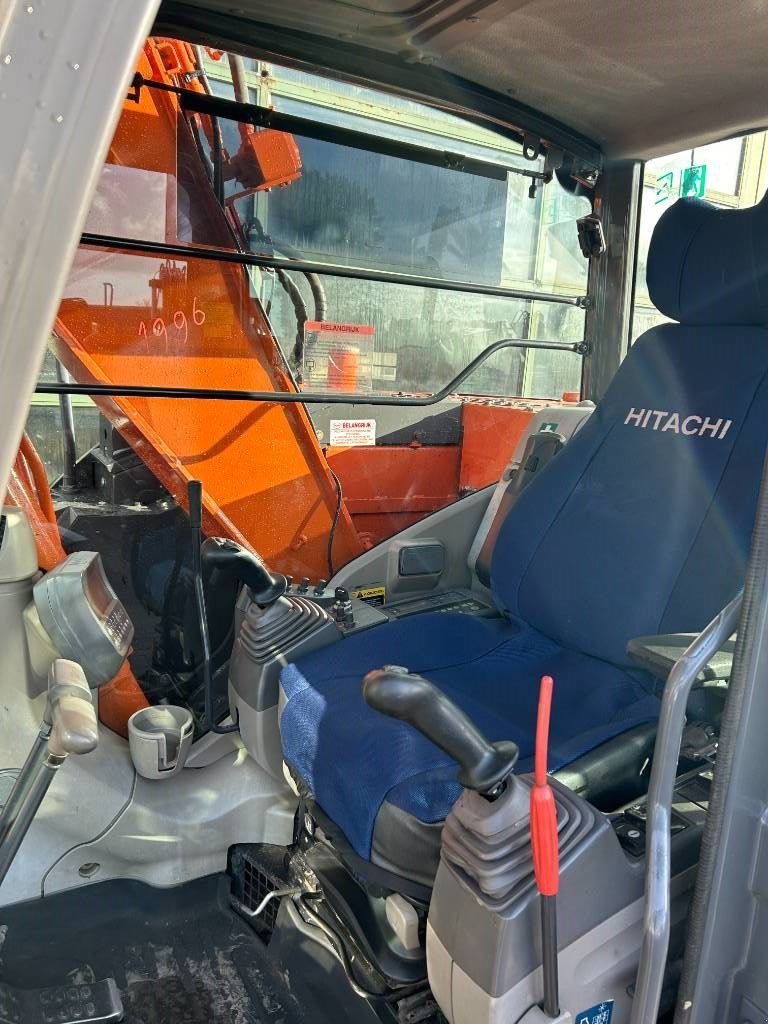 Kettenbagger Türe ait Hitachi ZX 135 US-3, Gebrauchtmaschine içinde Roosendaal (resim 10)