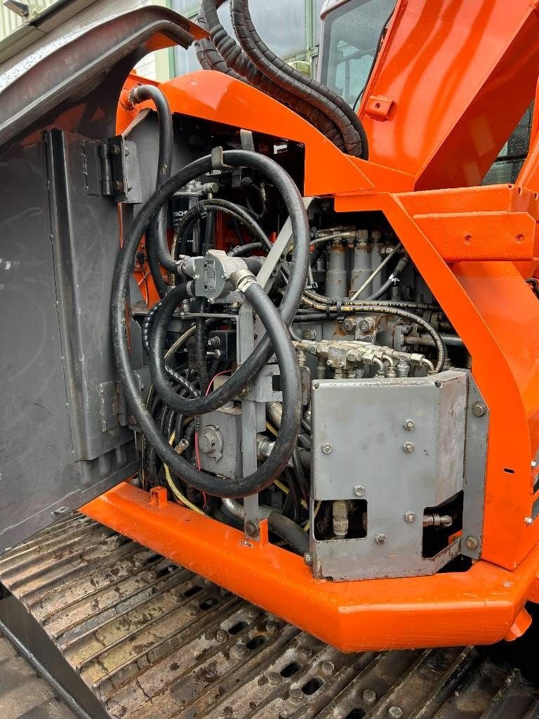 Kettenbagger типа Hitachi ZX 135 US, Gebrauchtmaschine в Roosendaal (Фотография 9)