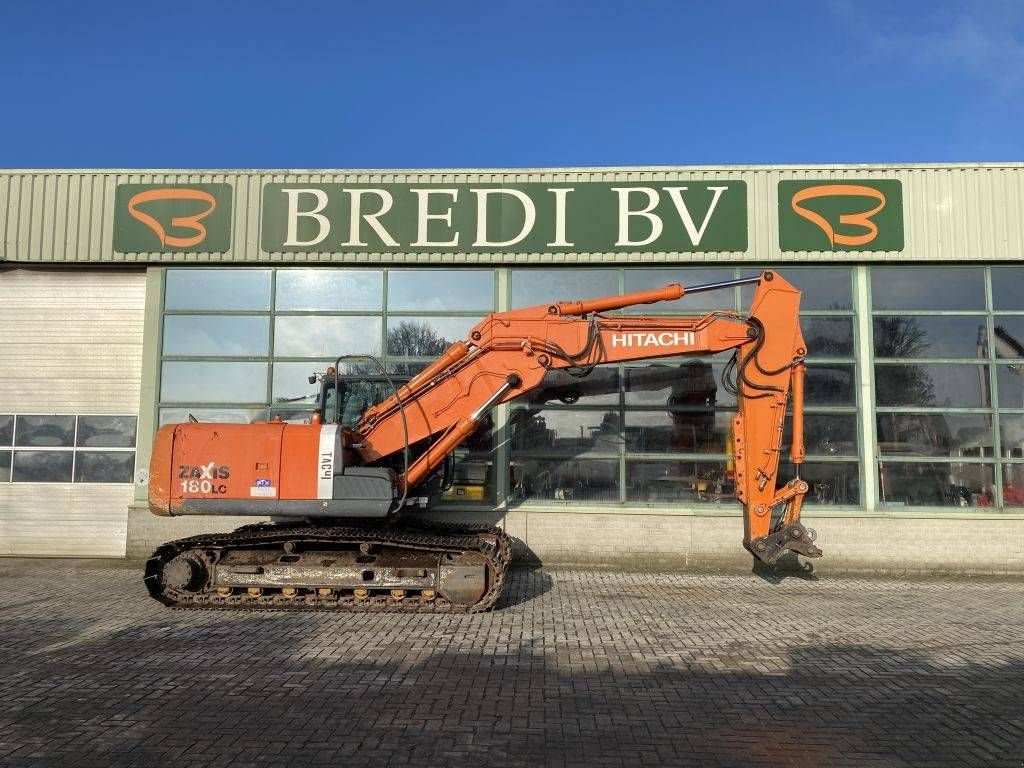 Kettenbagger of the type Hitachi ZX 180 LC-3, Gebrauchtmaschine in Roosendaal (Picture 3)