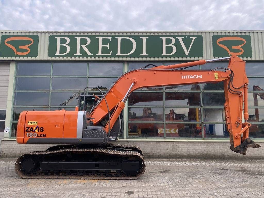 Kettenbagger Türe ait Hitachi ZX 180 LC N-3, Gebrauchtmaschine içinde Roosendaal (resim 2)