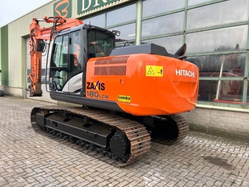 Kettenbagger des Typs Hitachi ZX 180 LC N-5 B, Gebrauchtmaschine in Roosendaal (Bild 5)