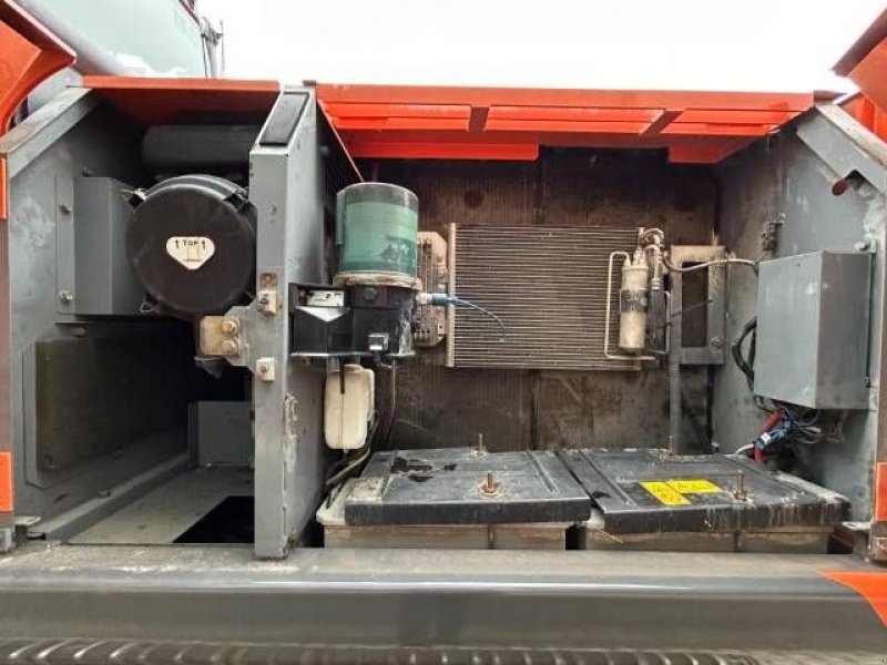 Kettenbagger del tipo Hitachi ZX 210 LC-3, Gebrauchtmaschine In Roosendaal (Immagine 10)