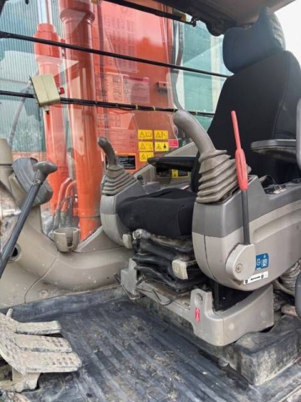 Kettenbagger от тип Hitachi ZX 210 LC-3, Gebrauchtmaschine в MOL (Снимка 6)