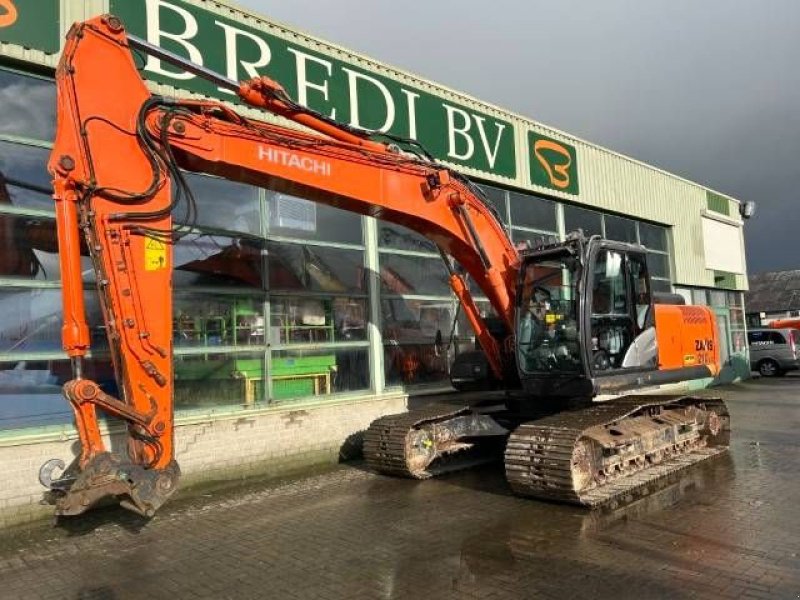 Kettenbagger van het type Hitachi ZX 210 LC-5 B, Gebrauchtmaschine in Roosendaal (Foto 3)