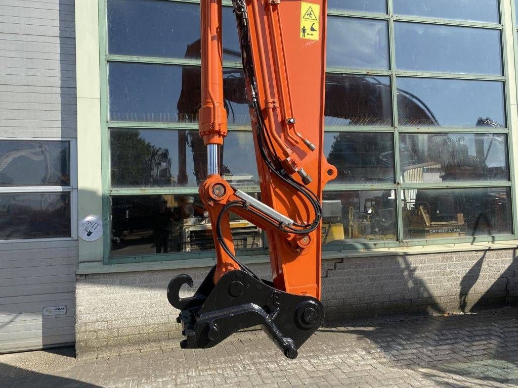 Kettenbagger typu Hitachi ZX 210 LC-5 B, Gebrauchtmaschine w Roosendaal (Zdjęcie 8)