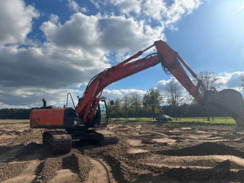 Kettenbagger van het type Hitachi ZX 210 LC-5 B, Gebrauchtmaschine in Roosendaal (Foto 10)