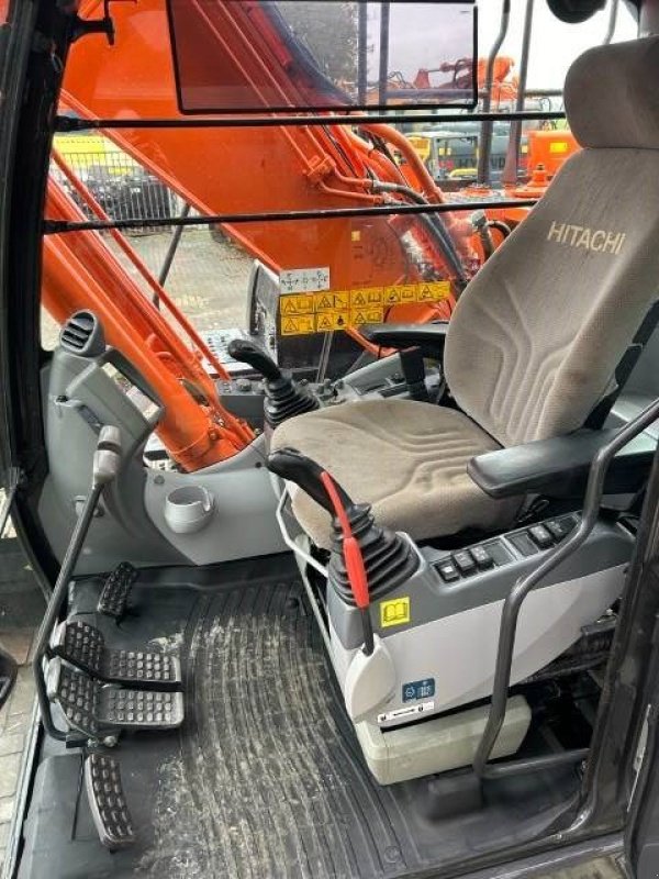 Kettenbagger des Typs Hitachi ZX 210 LC-6, Gebrauchtmaschine in Roosendaal (Bild 10)