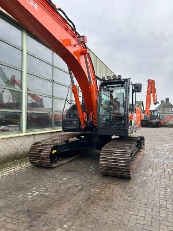 Kettenbagger a típus Hitachi ZX 210 LC-6, Gebrauchtmaschine ekkor: Roosendaal (Kép 8)