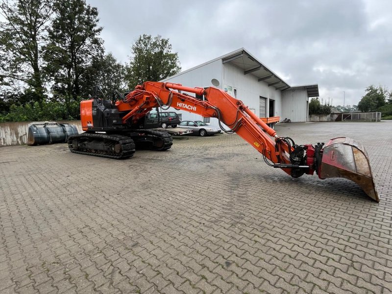 Kettenbagger des Typs Hitachi ZX 225 US-6, Gebrauchtmaschine in Affing  (Bild 1)