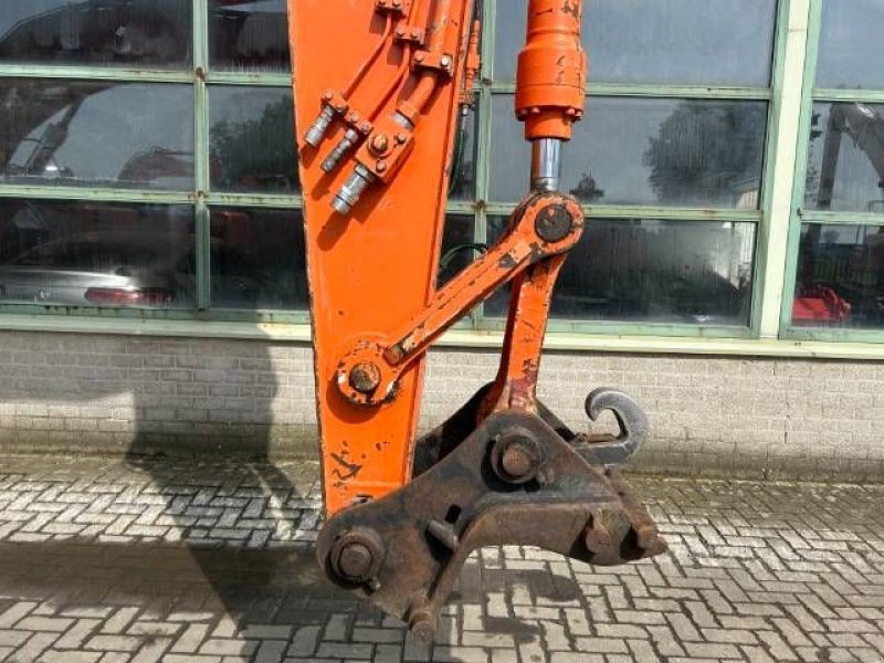 Kettenbagger des Typs Hitachi ZX 225 US LC-3, Gebrauchtmaschine in Roosendaal (Bild 9)