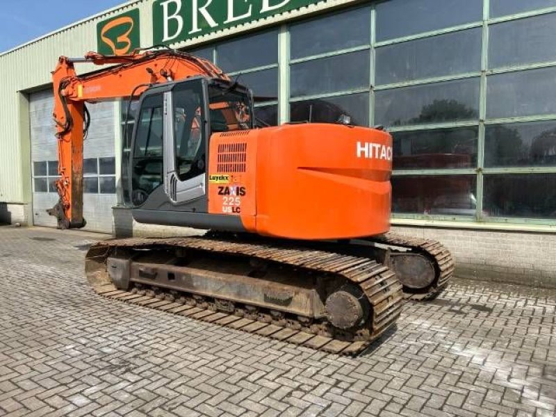 Kettenbagger of the type Hitachi ZX 225 US LC-3, Gebrauchtmaschine in Roosendaal (Picture 4)