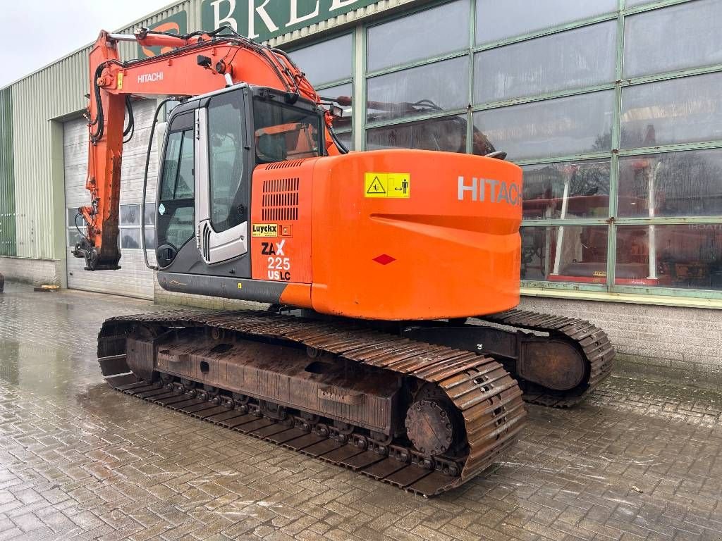 Kettenbagger des Typs Hitachi ZX 225 US LC-3, Gebrauchtmaschine in Roosendaal (Bild 5)