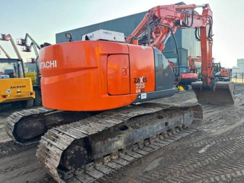 Kettenbagger van het type Hitachi ZX 225 US LC-3, Gebrauchtmaschine in MOL (Foto 4)