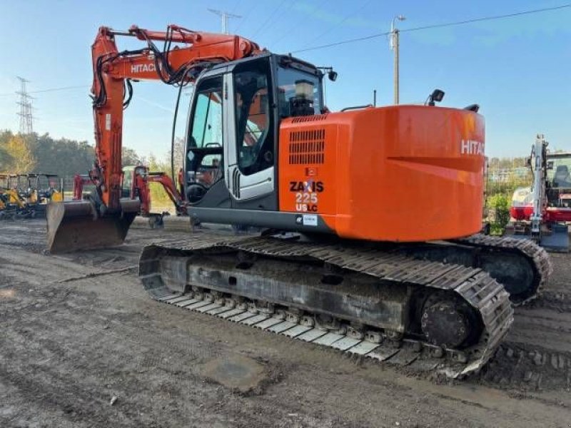 Kettenbagger van het type Hitachi ZX 225 US LC-3, Gebrauchtmaschine in MOL (Foto 1)