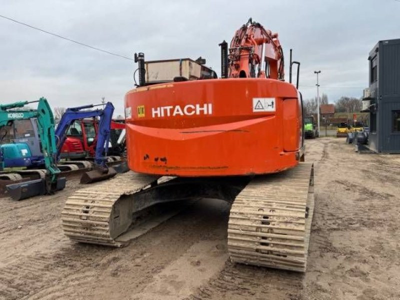 Kettenbagger от тип Hitachi ZX 225 US LC-3, Gebrauchtmaschine в MOL (Снимка 4)