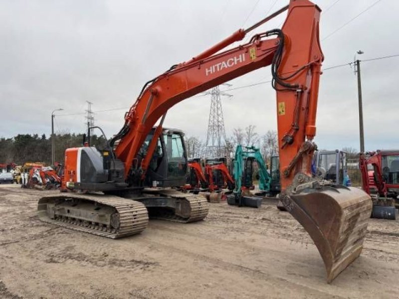 Kettenbagger от тип Hitachi ZX 225 US LC-3, Gebrauchtmaschine в MOL (Снимка 1)