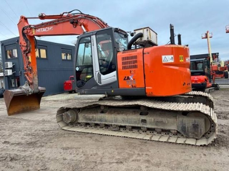 Kettenbagger от тип Hitachi ZX 225 US LC-3, Gebrauchtmaschine в MOL (Снимка 2)