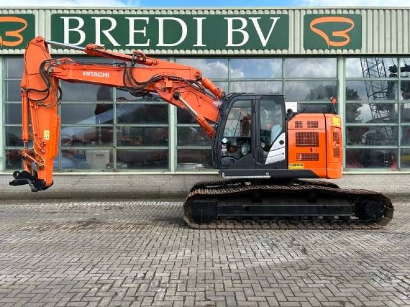 Kettenbagger of the type Hitachi ZX 225 US R LC-5 B, Gebrauchtmaschine in Roosendaal (Picture 1)