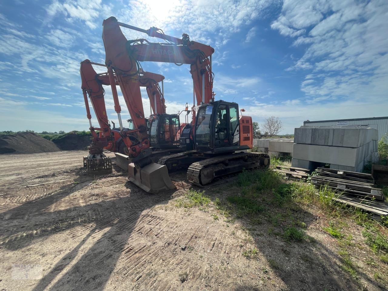 Kettenbagger des Typs Hitachi ZX 225 USLC-5, Gebrauchtmaschine in Pragsdorf (Bild 2)