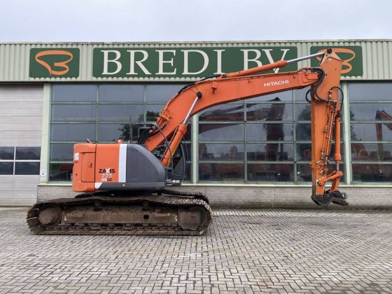 Kettenbagger of the type Hitachi ZX 225 USR LC-3, Gebrauchtmaschine in Roosendaal (Picture 1)