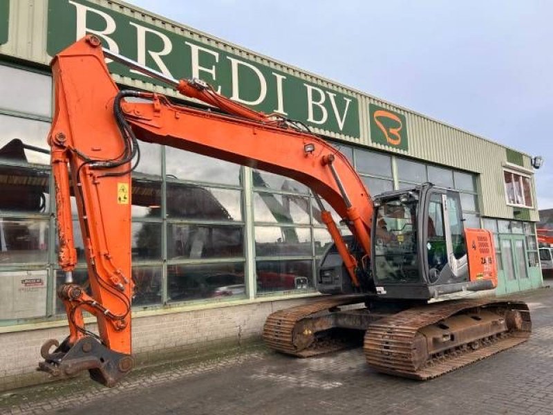 Kettenbagger of the type Hitachi ZX 225 USR LC-3, Gebrauchtmaschine in Roosendaal (Picture 4)