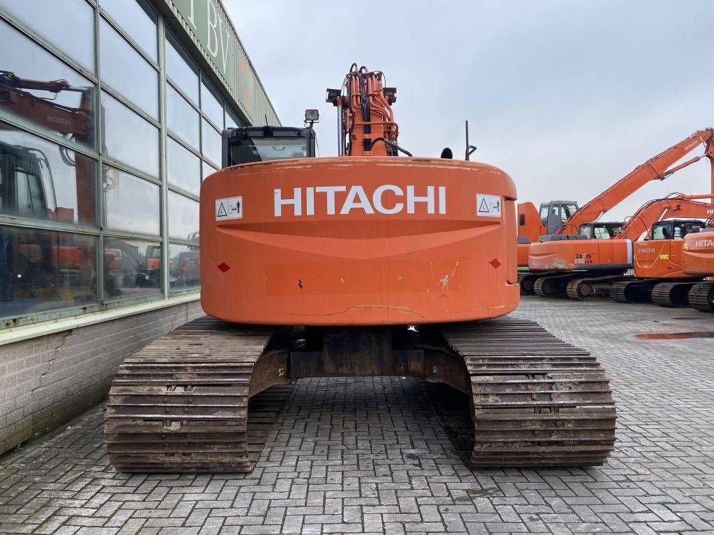 Kettenbagger van het type Hitachi ZX 225 USR LC-3, Gebrauchtmaschine in Roosendaal (Foto 5)