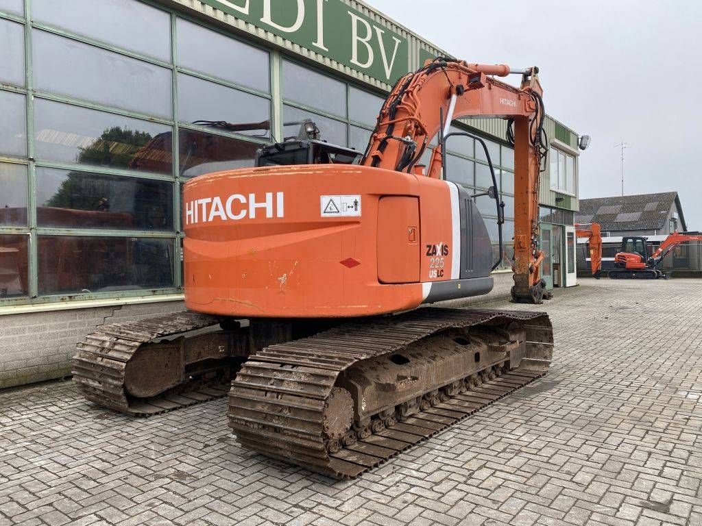 Kettenbagger van het type Hitachi ZX 225 USR LC-3, Gebrauchtmaschine in Roosendaal (Foto 4)