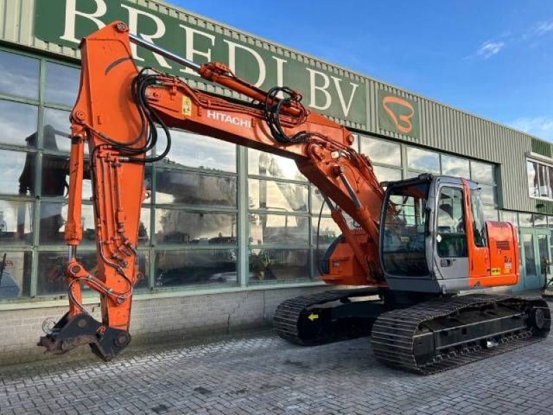 Kettenbagger van het type Hitachi ZX 225 USR LC, Gebrauchtmaschine in Roosendaal (Foto 3)