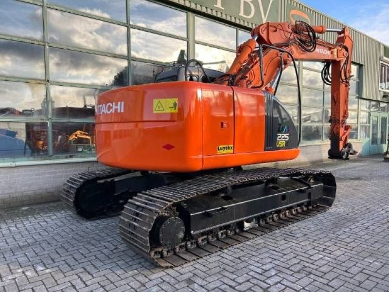 Kettenbagger van het type Hitachi ZX 225 USR LC, Gebrauchtmaschine in Roosendaal (Foto 9)