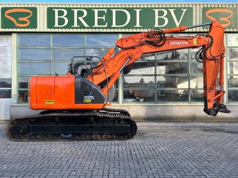 Kettenbagger van het type Hitachi ZX 225 USR LC, Gebrauchtmaschine in Roosendaal (Foto 2)