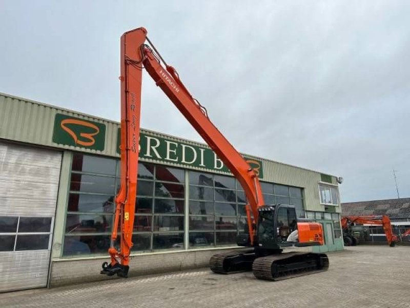 Kettenbagger van het type Hitachi ZX 250 LC-5 B Long Reach 17 M, Gebrauchtmaschine in Roosendaal (Foto 10)