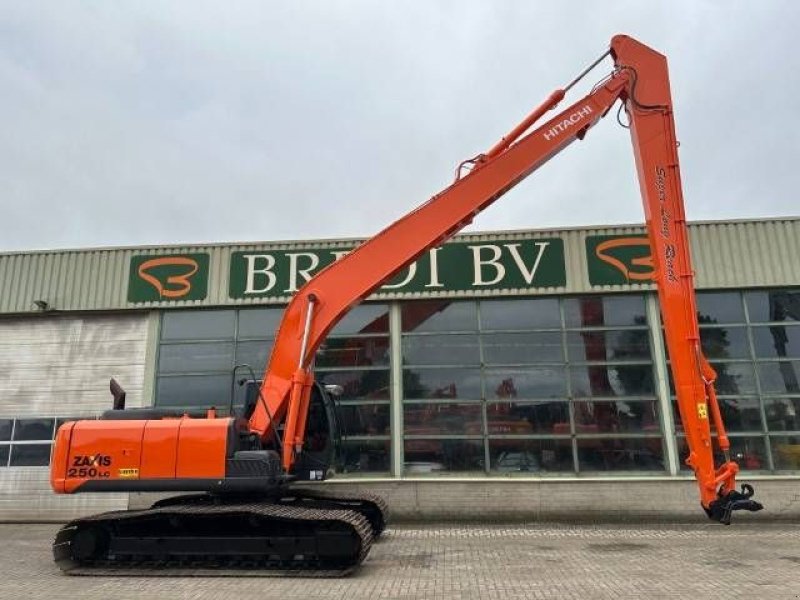 Kettenbagger van het type Hitachi ZX 250 LC-5 B Long Reach 17 M, Gebrauchtmaschine in Roosendaal (Foto 2)