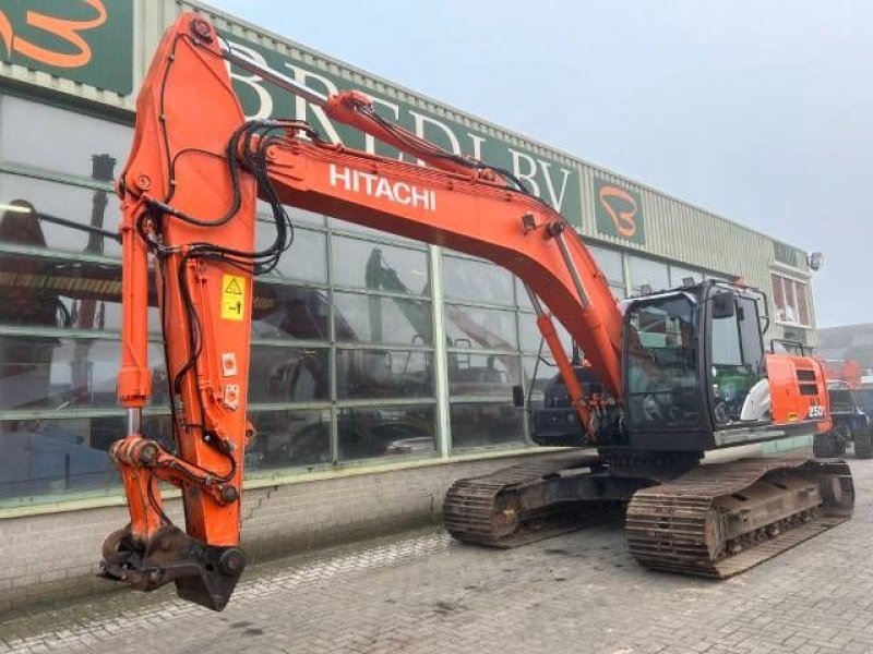 Kettenbagger Türe ait Hitachi ZX 250 LC-6, Gebrauchtmaschine içinde Roosendaal (resim 4)