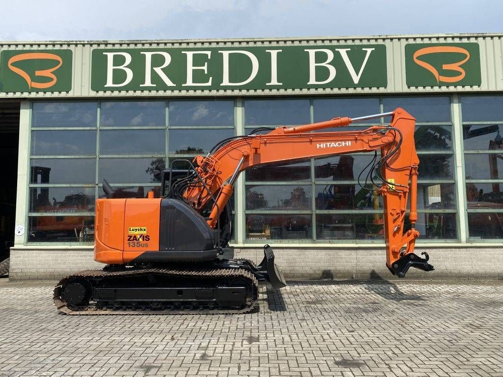 Kettenbagger van het type Hitachi ZX135US-5B, Gebrauchtmaschine in Roosendaal (Foto 2)