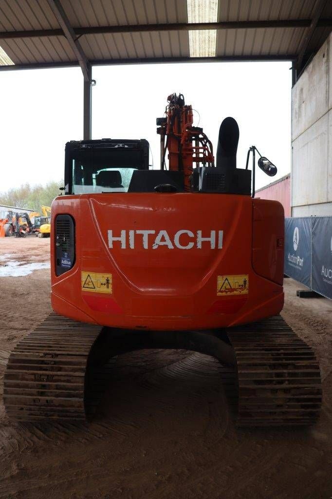 Kettenbagger van het type Hitachi ZX135US-6, Gebrauchtmaschine in Antwerpen (Foto 4)