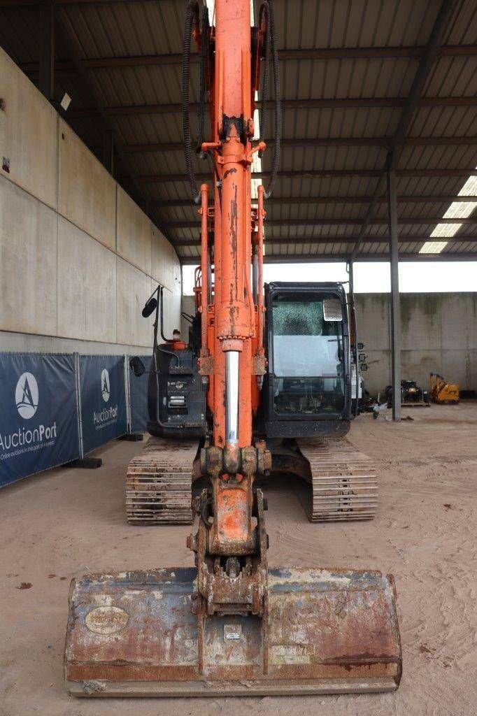 Kettenbagger van het type Hitachi ZX135US-6, Gebrauchtmaschine in Antwerpen (Foto 8)