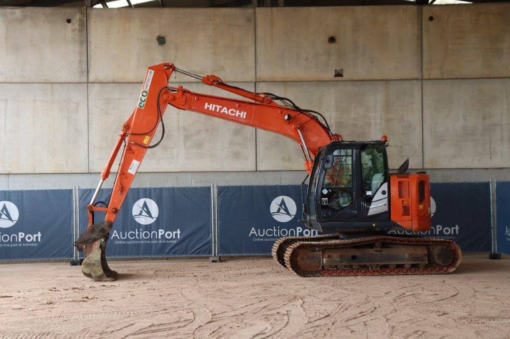 Kettenbagger of the type Hitachi ZX135US, Gebrauchtmaschine in Antwerpen (Picture 1)