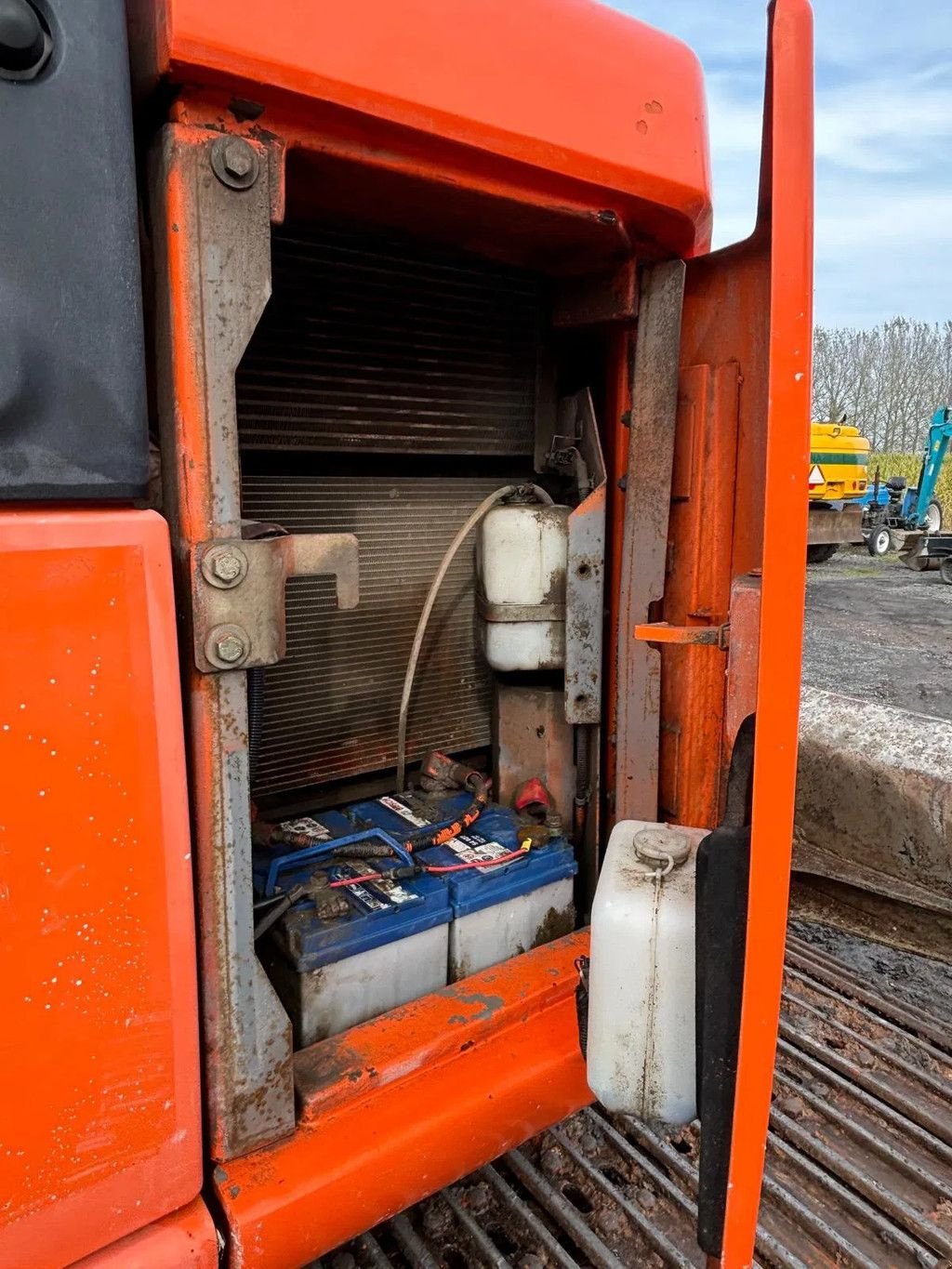 Kettenbagger of the type Hitachi ZX135US, Gebrauchtmaschine in Wevelgem (Picture 2)