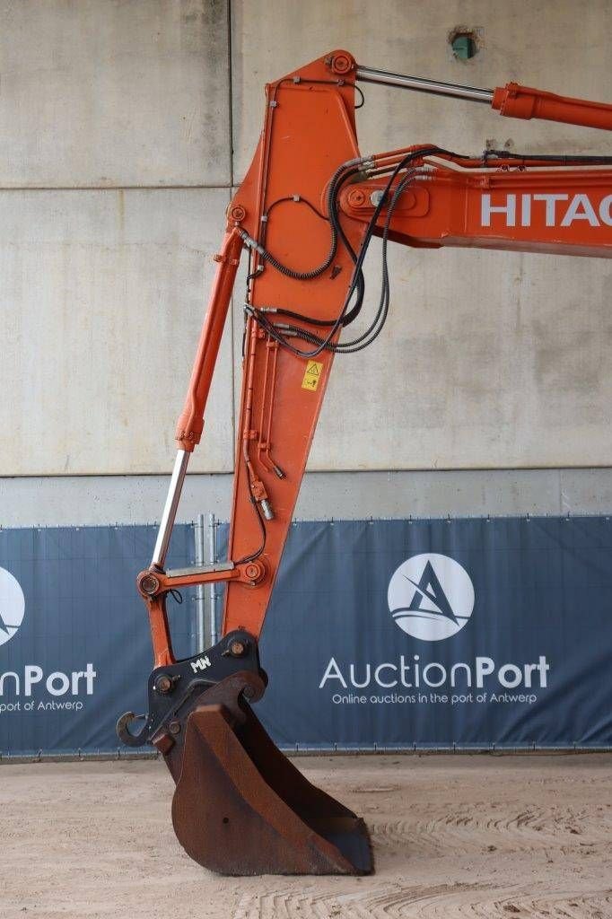 Kettenbagger от тип Hitachi ZX190LC, Gebrauchtmaschine в Antwerpen (Снимка 10)